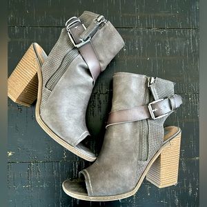 Dolce Vita open toed brown boots